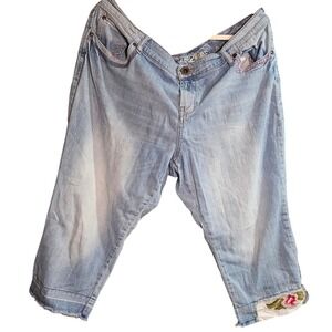 Avenue Art2Wear Distressed Denim Capri 16 Boho Light Wash Floral Embroidery #371
